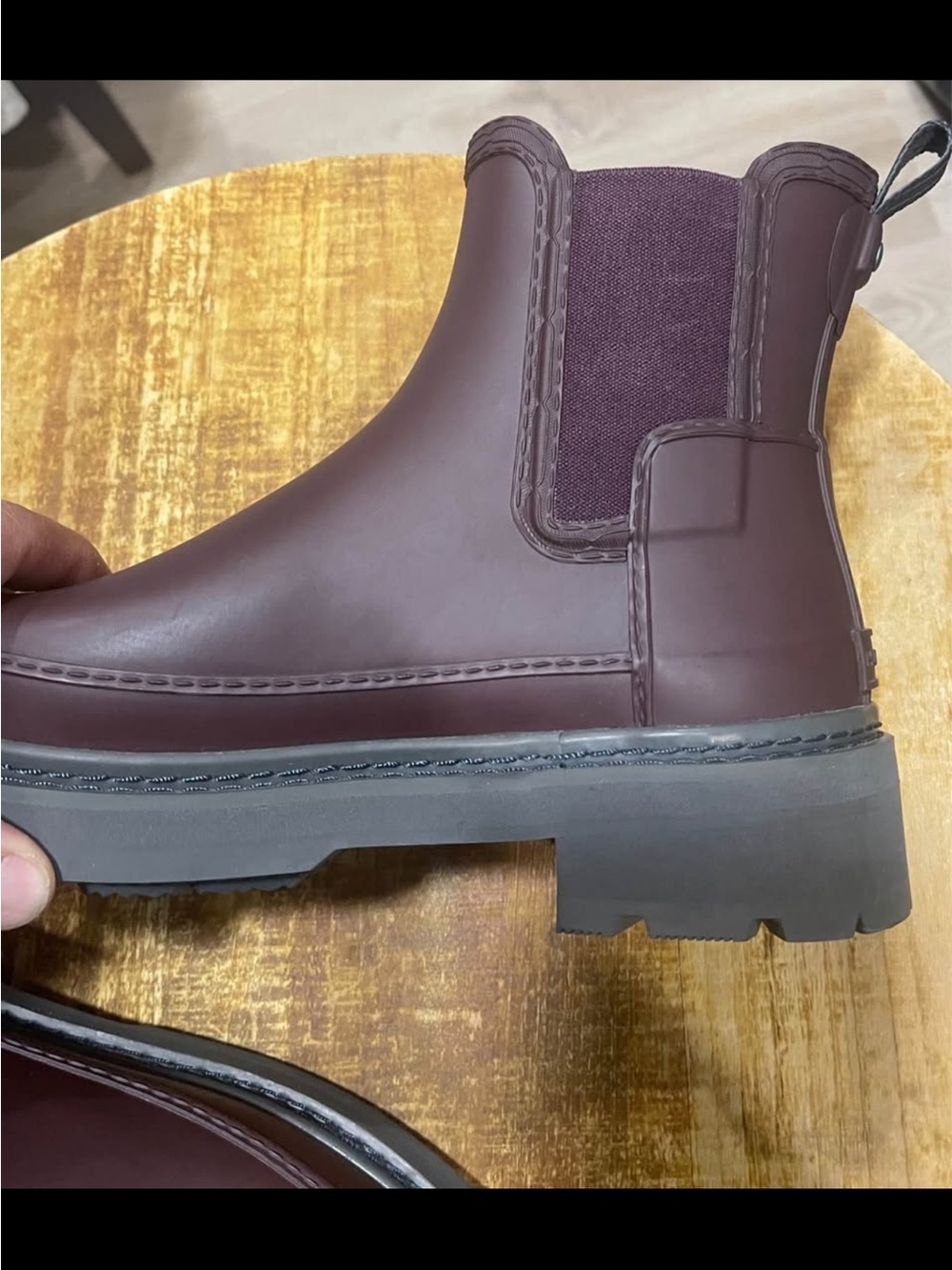 Hunter Women's Chelsea Rain Boots in Deep Burgundy size 8 - Picture 3 of 10